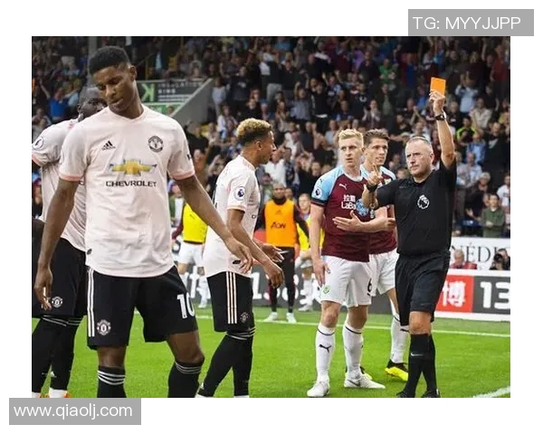 曼联与巴黎激战正酣比分揭晓引发球迷热议与期待 曼联与巴黎激战正酣比分揭晓引发球迷热议与期待